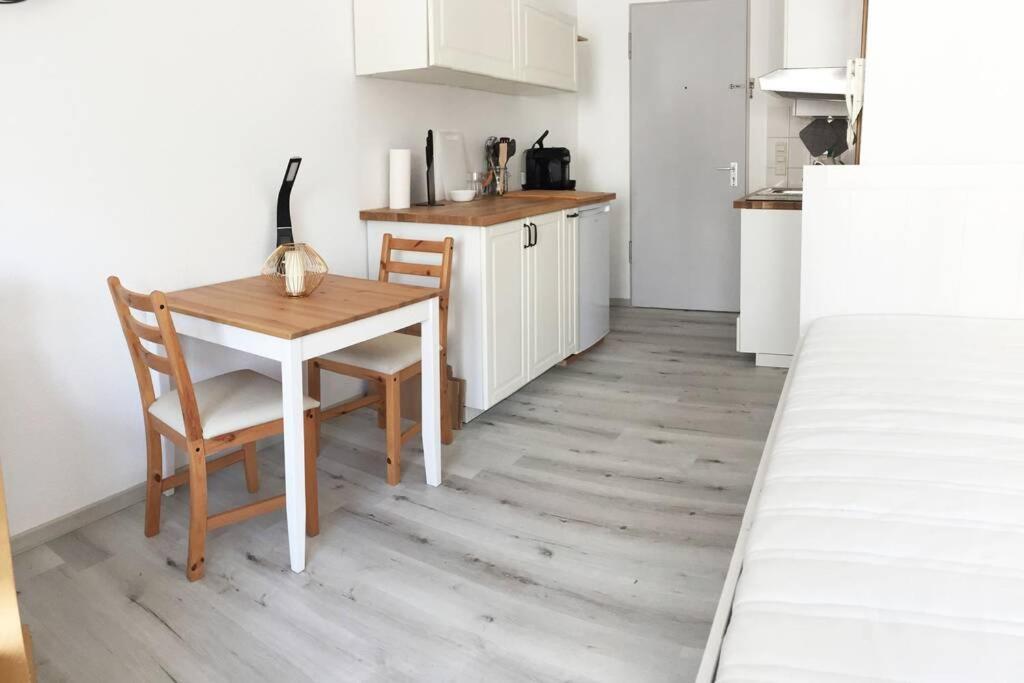 Apartment-Mitten In Konstanz, Gratis Parkplatz & Fahrrader, Netflix Tv Exteriör bild